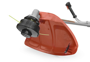 триммеры Парма БТК-043 с наплечным ремнём, Челябинск, удобство работы, цена. бензокосы Парма БТК-043: защитный кожух, инструменты в комплекте, Челябинск. триммеры Парма БТК-043 — полуавтоматическая подача лески, Челябинск, купить.